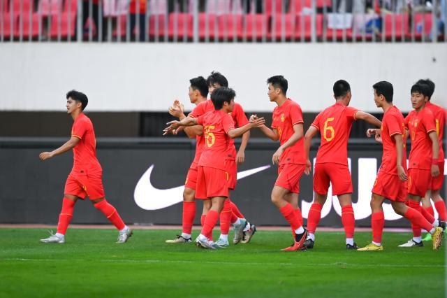 （体育）（2）足球——国际邀请赛：中国U19胜越南U19XxjpseC007176_20240604_PEPFN0A001.jpg